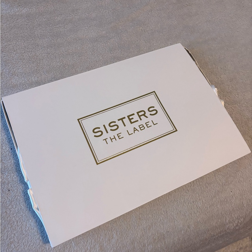 SISTERS THE LABEL “sold out dress” - Picture 7 of 8